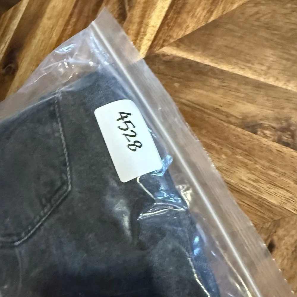 Levis these levi